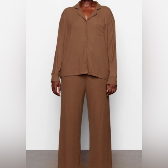 SKIMS Other - SKIMS SOFT LOUNGE SLEEP SET in WOOD